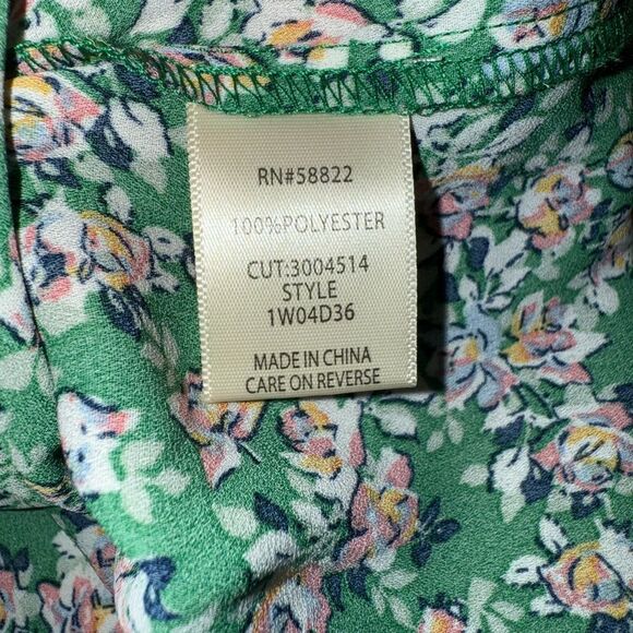 Max Studio Women’s 1X Floral Green Top NWT - Picture 8 of 9